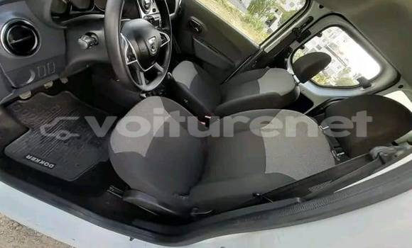 Acheter Occasion Voiture Dodge 600 Blanc à ar-Ribat, Rabat-Sale-Zammour-Zaer Acheter Occasion Voiture Dodge 600 Blanc à ar-Ribat, Rabat-Sale-Zammour-Zaer