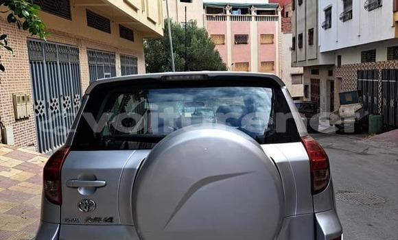 اشتري مستعمل Toyota RAV4 Silver سيارة في ad-Dar-al-Bayda في Casablanca اشتري مستعمل Toyota RAV4 Silver سيارة في ad-Dar-al-Bayda في Casablanca
