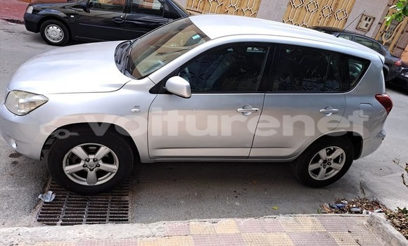 اشتري مستعمل Toyota RAV4 Silver سيارة في ad-Dar-al-Bayda في Casablanca اشتري مستعمل Toyota RAV4 Silver سيارة في ad-Dar-al-Bayda في Casablanca