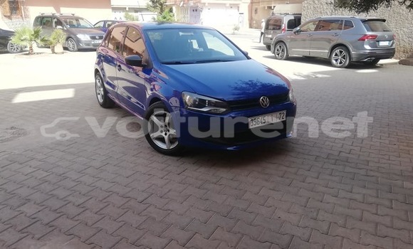 اشتري مستعمل Volkswagen Polo Blue سيارة في ar-Ribat في Rabat-Sale-Zammour-Zaer