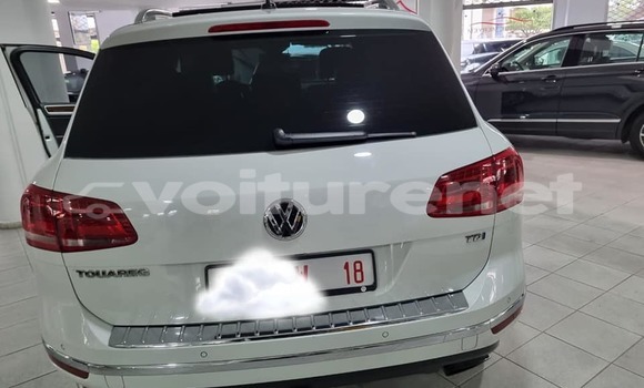 Acheter Occasion Voiture Volkswagen Touareg Blanc à ad-Dar-al-Bayda, Casablanca Acheter Occasion Voiture Volkswagen Touareg Blanc à ad-Dar-al-Bayda, Casablanca