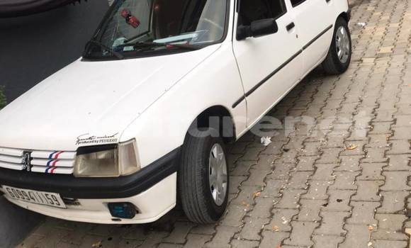 Acheter Occasion Voiture Toyota Ist Blanc à al-Arwi, Oriental Acheter Occasion Voiture Toyota Ist Blanc à al-Arwi, Oriental