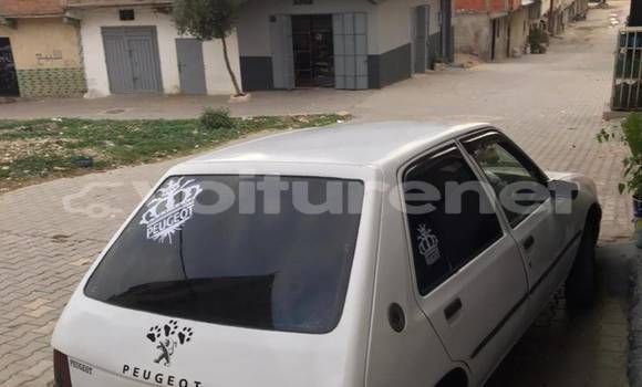 Acheter Occasion Voiture Toyota Ist Blanc à al-Arwi, Oriental Acheter Occasion Voiture Toyota Ist Blanc à al-Arwi, Oriental