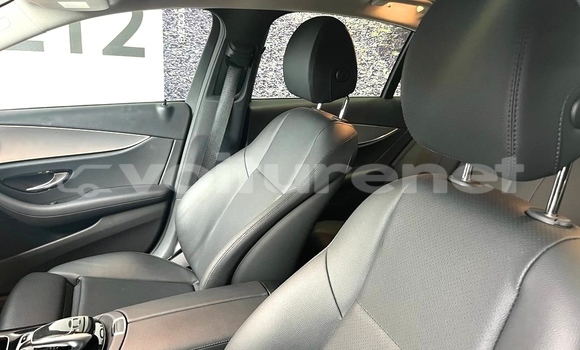 اشتري مستعمل Mercedes-Benz E-klasse Black سيارة في al-Ayun Sidi Malluk في Oriental اشتري مستعمل Mercedes-Benz E-klasse Black سيارة في al-Ayun Sidi Malluk في Oriental