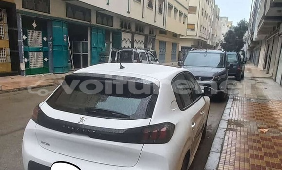 Acheter Occasion Voiture Toyota 4Runner Blanc à al-'Ara'ish, Tangier-Tetouan Acheter Occasion Voiture Toyota 4Runner Blanc à al-'Ara'ish, Tangier-Tetouan