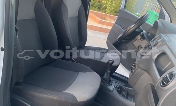 Buy Used Suzuki Baleno White Car in al-'Ara'ish in Tangier-Tetouan Buy Used Suzuki Baleno White Car in al-'Ara'ish in Tangier-Tetouan