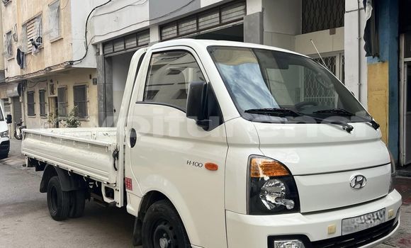 اشتري مستعمل Hyundai Avante White سيارة في al-Ayun Sidi Malluk في Oriental اشتري مستعمل Hyundai Avante White سيارة في al-Ayun Sidi Malluk في Oriental
