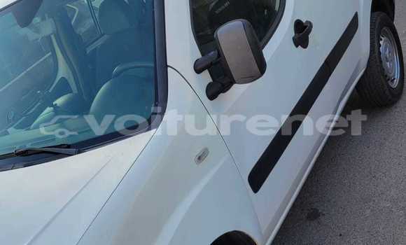 Buy Used Renault Captur White Car in al-Arwi in Oriental