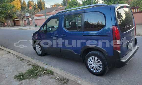 اشتري مستعمل Peugeot RCZ Blue سيارة في ad-Dar-al-Bayda في Casablanca اشتري مستعمل Peugeot RCZ Blue سيارة في ad-Dar-al-Bayda في Casablanca