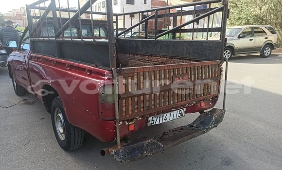 Acheter Occasion Voiture Toyota Hilux Rouge à al-Arwi, Oriental Acheter Occasion Voiture Toyota Hilux Rouge à al-Arwi, Oriental