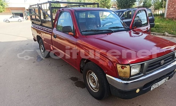 Acheter Occasion Voiture Toyota Hilux Rouge à al-Arwi, Oriental Acheter Occasion Voiture Toyota Hilux Rouge à al-Arwi, Oriental
