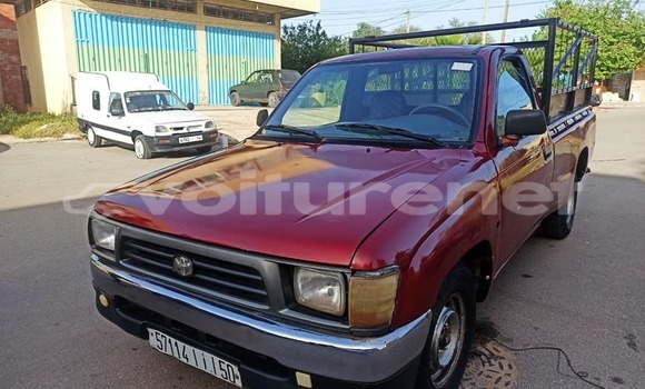 Acheter Occasion Voiture Toyota Hilux Rouge à al-Arwi, Oriental Acheter Occasion Voiture Toyota Hilux Rouge à al-Arwi, Oriental