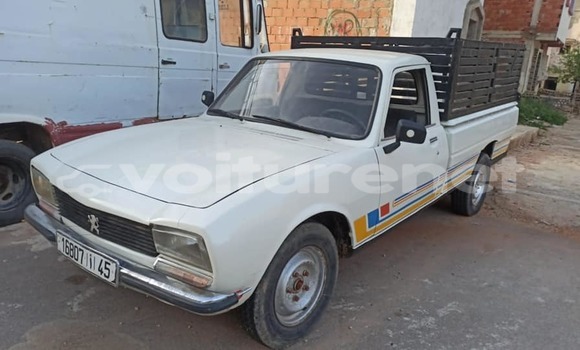 Acheter Occasion Voiture Toyota Hilux Blanc à al-'Ara'ish, Tangier-Tetouan Acheter Occasion Voiture Toyota Hilux Blanc à al-'Ara'ish, Tangier-Tetouan