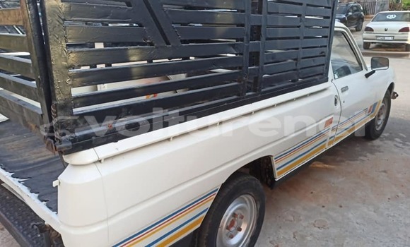 Acheter Occasion Voiture Toyota Hilux Blanc à al-'Ara'ish, Tangier-Tetouan Acheter Occasion Voiture Toyota Hilux Blanc à al-'Ara'ish, Tangier-Tetouan