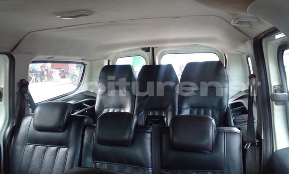 Buy Used Tesla Model S White Car in al-'Ara'ish in Tangier-Tetouan Buy Used Tesla Model S White Car in al-'Ara'ish in Tangier-Tetouan