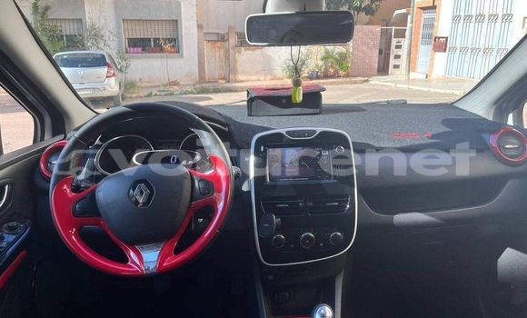 اشتري مستعمل Renault Clio White سيارة في al-Ayun Sidi Malluk في Oriental اشتري مستعمل Renault Clio White سيارة في al-Ayun Sidi Malluk في Oriental