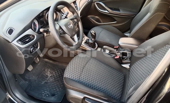 Acheter Occasion Voiture Opel Astra Noir à al-Ayun Sidi Malluk, Oriental Acheter Occasion Voiture Opel Astra Noir à al-Ayun Sidi Malluk, Oriental