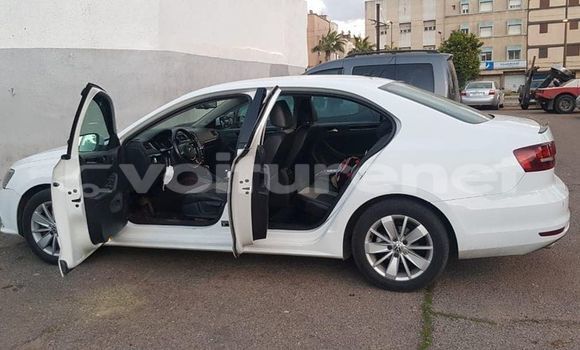 Acheter Occasion Voiture Volkswagen Passat Blanc à ad-Dar-al-Bayda, Casablanca Acheter Occasion Voiture Volkswagen Passat Blanc à ad-Dar-al-Bayda, Casablanca