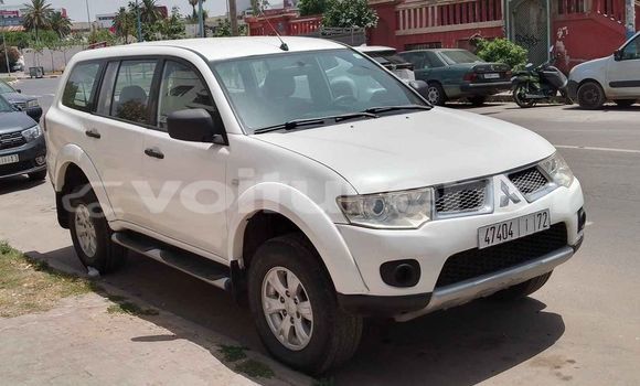 اشتري مستعمل Mitsubishi Pajero White سيارة في al-Faqih Bin Salah في Tadla-Azilal