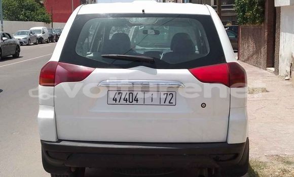 Buy Used Mitsubishi Pajero White Car in al-Faqih Bin Salah in Tadla-Azilal Buy Used Mitsubishi Pajero White Car in al-Faqih Bin Salah in Tadla-Azilal