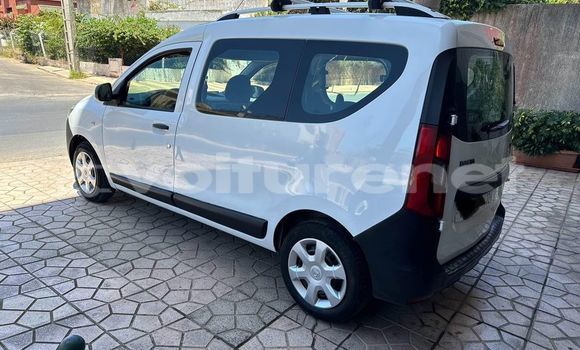 Acheter Occasion Voiture Dacia Dokker Blanc à al-Ayun Sidi Malluk, Oriental Acheter Occasion Voiture Dacia Dokker Blanc à al-Ayun Sidi Malluk, Oriental