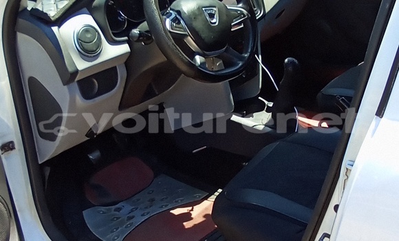 Acheter Occasion Voiture Dacia Logan Blanc à ar-Ribat, Rabat-Sale-Zammour-Zaer Acheter Occasion Voiture Dacia Logan Blanc à ar-Ribat, Rabat-Sale-Zammour-Zaer