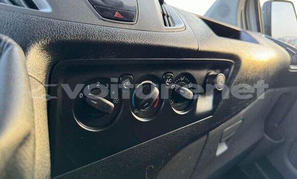 Buy Used Ford Bronco White Car in al-'Ara'ish in Tangier-Tetouan Buy Used Ford Bronco White Car in al-'Ara'ish in Tangier-Tetouan