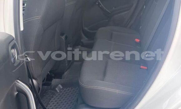 اشتري مستعمل Peugeot 208 White سيارة في ad-Dar-al-Bayda في Casablanca اشتري مستعمل Peugeot 208 White سيارة في ad-Dar-al-Bayda في Casablanca
