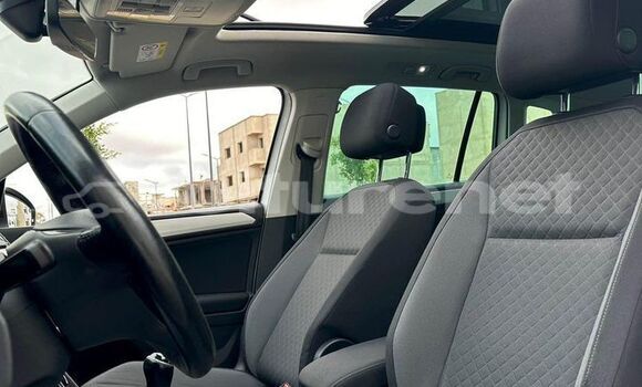 اشتري مستعمل Volkswagen Tiguan White سيارة في ad-Dar-al-Bayda في Casablanca اشتري مستعمل Volkswagen Tiguan White سيارة في ad-Dar-al-Bayda في Casablanca