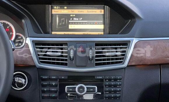 اشتري مستعمل Mercedes-Benz E-klasse White سيارة في al-Arwi في Oriental اشتري مستعمل Mercedes-Benz E-klasse White سيارة في al-Arwi في Oriental