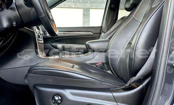 اشتري مستعمل Jeep Grand Cherokee Black سيارة في al-Arwi في Oriental اشتري مستعمل Jeep Grand Cherokee Black سيارة في al-Arwi في Oriental