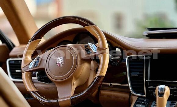 اشتري مستعمل Porsche Panamera Black سيارة في al-'Ara'ish في Tangier-Tetouan اشتري مستعمل Porsche Panamera Black سيارة في al-'Ara'ish في Tangier-Tetouan