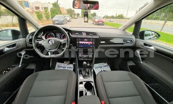 Acheter Occasion Voiture Volkswagen Touran Black à al-'Ara'ish, Tangier-Tetouan Acheter Occasion Voiture Volkswagen Touran Black à al-'Ara'ish, Tangier-Tetouan