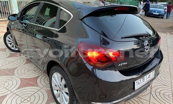Acheter Occasion Voiture Opel Astra Black à Ahfir, Oriental Acheter Occasion Voiture Opel Astra Black à Ahfir, Oriental