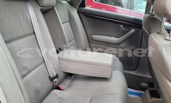 Acheter Occasion Voiture Audi A4 Black à al-Ayun Sidi Malluk, Oriental Acheter Occasion Voiture Audi A4 Black à al-Ayun Sidi Malluk, Oriental