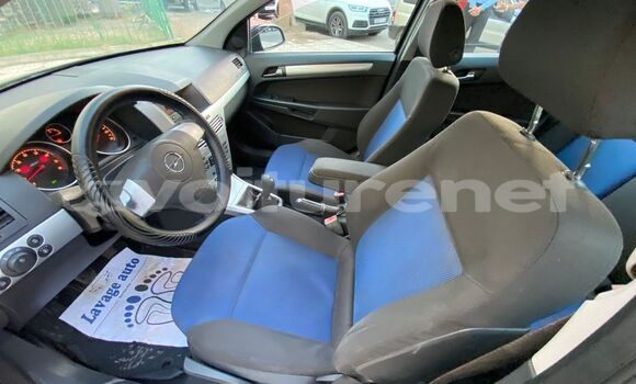 Acheter Occasion Voiture Opel Astra Black à al-Arwi, Oriental Acheter Occasion Voiture Opel Astra Black à al-Arwi, Oriental