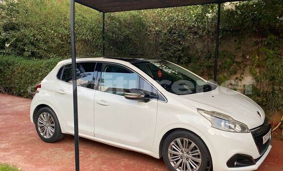 Buy Used Peugeot 208 White Car in al-'Ara'ish in Tangier-Tetouan Buy Used Peugeot 208 White Car in al-'Ara'ish in Tangier-Tetouan
