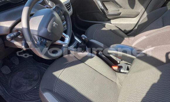 Buy Used Peugeot 208 White Car in al-'Ara'ish in Tangier-Tetouan Buy Used Peugeot 208 White Car in al-'Ara'ish in Tangier-Tetouan