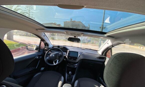 Buy Used Peugeot 208 White Car in al-'Ara'ish in Tangier-Tetouan Buy Used Peugeot 208 White Car in al-'Ara'ish in Tangier-Tetouan
