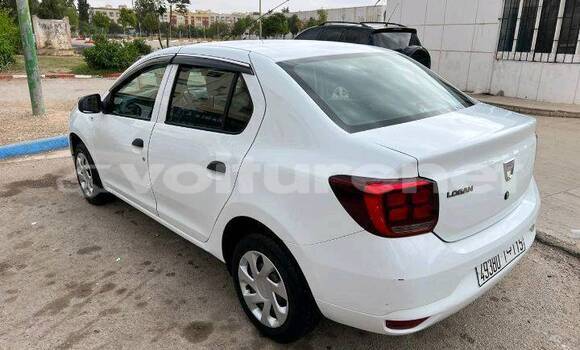 Acheter Occasion Voiture Hyundai Lantra Blanc à Ahfir, Oriental Acheter Occasion Voiture Hyundai Lantra Blanc à Ahfir, Oriental