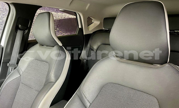 Buy Used Renault Captur White Car in ad-Dar-al-Bayda in Casablanca Buy Used Renault Captur White Car in ad-Dar-al-Bayda in Casablanca