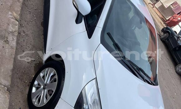 Acheter Occasion Voiture Renault Clio Blanc à al-Arwi, Oriental Acheter Occasion Voiture Renault Clio Blanc à al-Arwi, Oriental