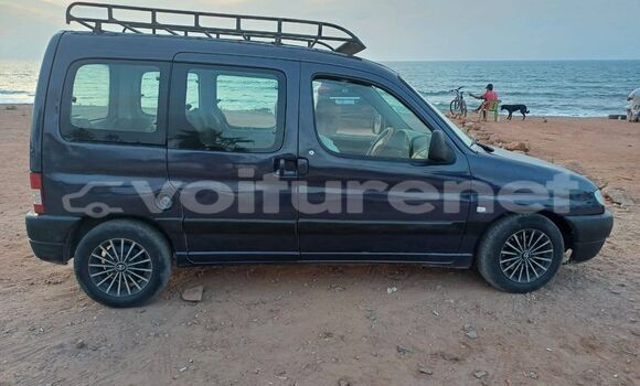 Acheter Occasion Voiture Peugeot Partner Black à al-Arwi, Oriental Acheter Occasion Voiture Peugeot Partner Black à al-Arwi, Oriental