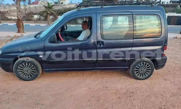 Acheter Occasion Voiture Peugeot Partner Black à al-Arwi, Oriental Acheter Occasion Voiture Peugeot Partner Black à al-Arwi, Oriental
