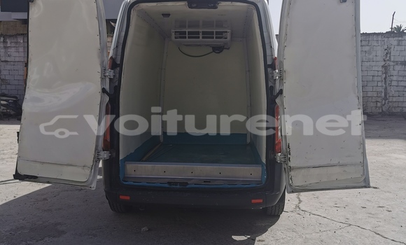 Acheter Occasion Voiture Ford Custom Blanc à Tangier, Tangier-Tetouan Acheter Occasion Voiture Ford Custom Blanc à Tangier, Tangier-Tetouan