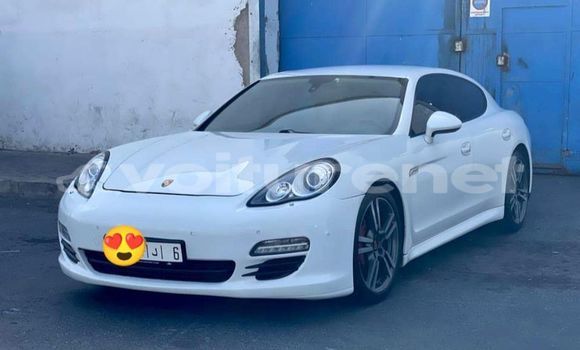 Acheter Occasion Voiture Porsche Panamera Blanc à ad-Dar-al-Bayda, Casablanca Acheter Occasion Voiture Porsche Panamera Blanc à ad-Dar-al-Bayda, Casablanca