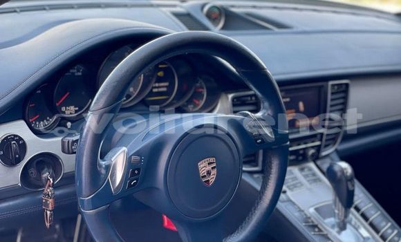 Acheter Occasion Voiture Porsche Panamera Blanc à ad-Dar-al-Bayda, Casablanca Acheter Occasion Voiture Porsche Panamera Blanc à ad-Dar-al-Bayda, Casablanca