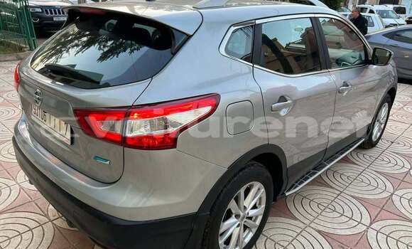 Buy Used Nissan Qashqai Silver Car in ad-Dar-al-Bayda in Casablanca Buy Used Nissan Qashqai Silver Car in ad-Dar-al-Bayda in Casablanca