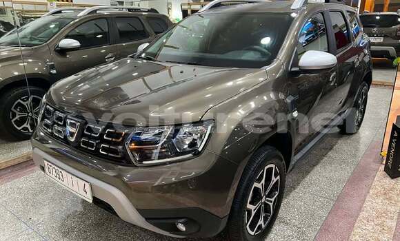 اشتري مستعمل Dacia Duster Silver سيارة في ar-Ribat في Rabat-Sale-Zammour-Zaer