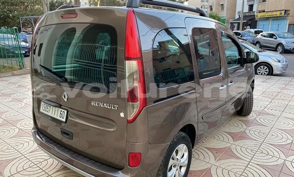 Buy Used Renault Kangoo Silver Car in ar-Ribat in Rabat-Sale-Zammour-Zaer Buy Used Renault Kangoo Silver Car in ar-Ribat in Rabat-Sale-Zammour-Zaer